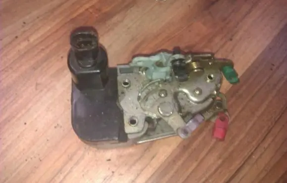Chrysler Neon I Front door lock