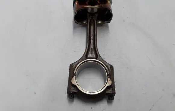 Volvo XC90 Piston with connecting rod 30637671