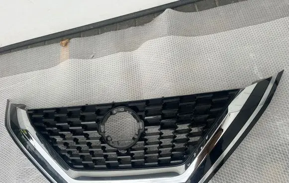 Nissan Qashqai J12 Front grill 121265