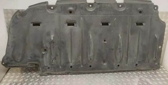 Toyota Sienna XL30 III Rear bumper underbody cover/under tray 5816708010