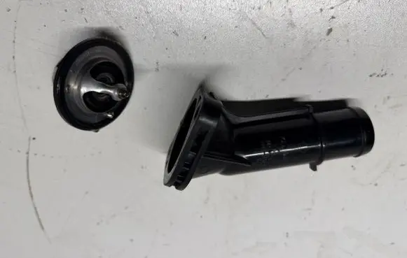 KIA Rio Thermostat housing 256312B002