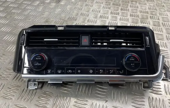 Nissan Qashqai J12 Climate control unit 275006UN0A VPXASH18C612J HVJ230816118