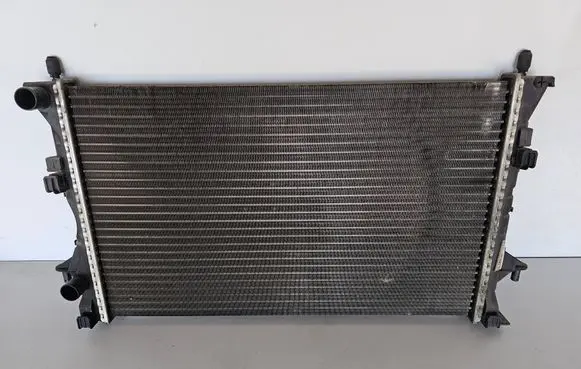 Renault Laguna II Coolant radiator 8200008764 150710201F05
