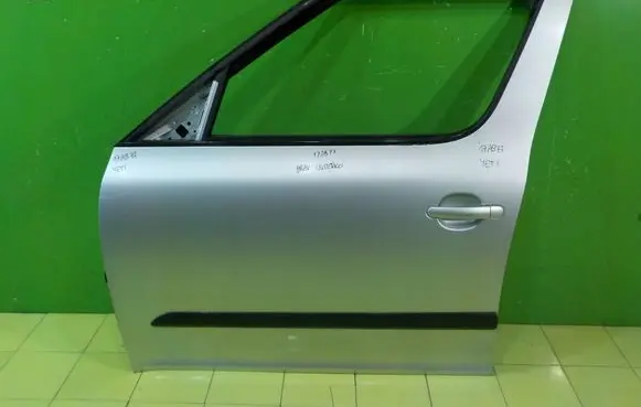 Skoda Yeti (5L) Front door PRZOD 17AB77 4CD34115E7F14B20A6