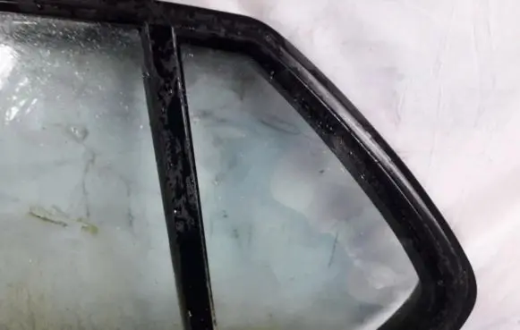 BMW 7 E32 Rear vent window glass 