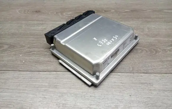 Volvo XC90 Engine control unit/module 1039504101 30646978 0281011441