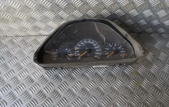 Mercedes-Benz E W210 Speedometer (instrument cluster) 2105407247