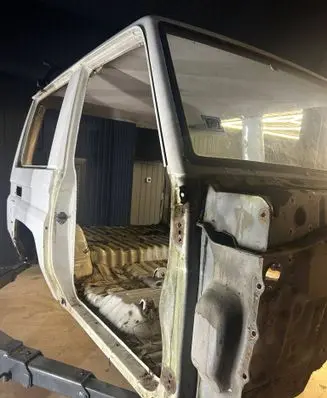 Toyota Land Cruiser (BJ70) Body 