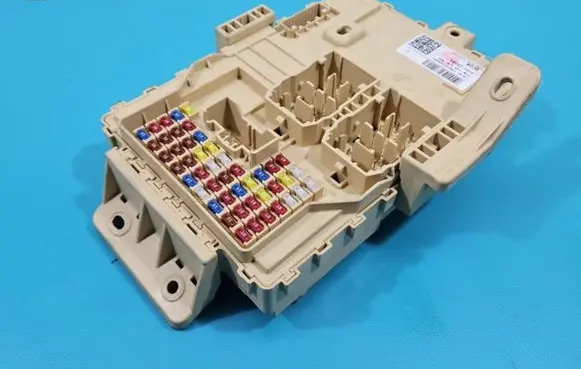 KIA Ceed Fuse box set 91957-J7081 IMPRK1406314