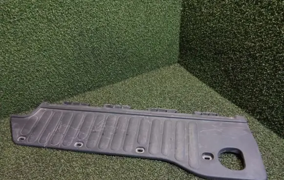 Trunk/boot sill cover protection