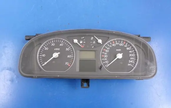 Renault Laguna II Speedometer (instrument cluster) 8200170311