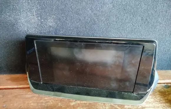 Peugeot 208 Screen/display/small screen 9838129680