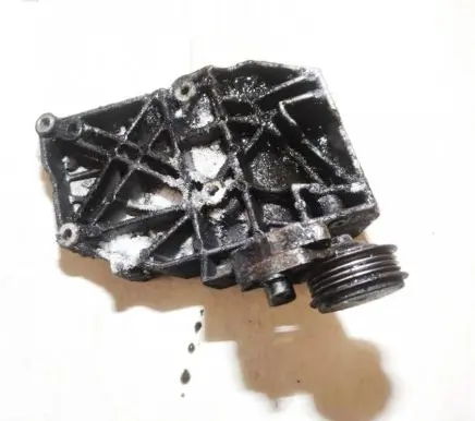 Audi A4 S4 B6 8E 8H Engine mounting bracket 038260885C