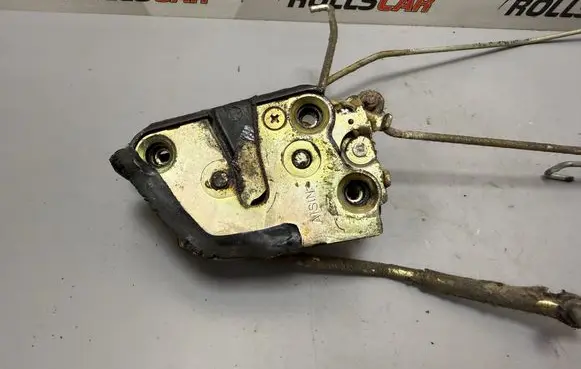 Mitsubishi L300 Front door lock 
