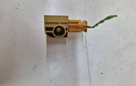Suzuki Wagon R+ Airbag deployment crash/impact sensor 3893083E00000 5WK43052 9211123