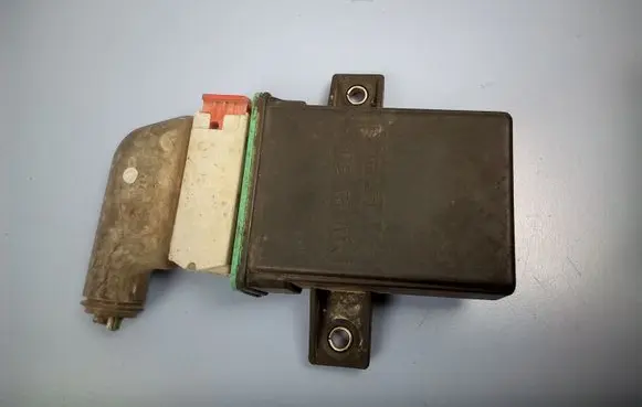 Peugeot 206 Glow plug pre-heat relay 9631577780