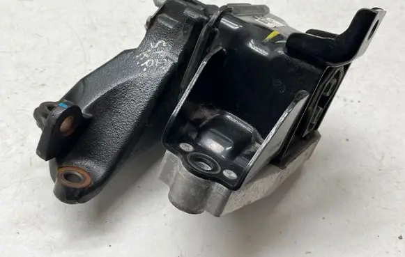 KIA Sportage Engine mount bracket 21830F1800