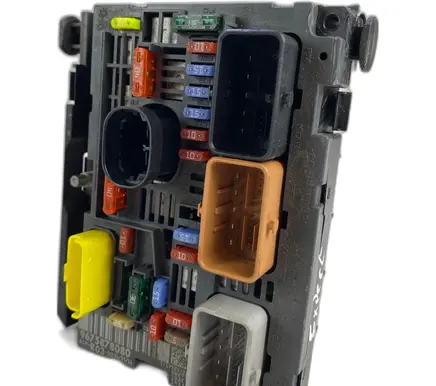 Peugeot Expert Fuse box set 9675878080 R03