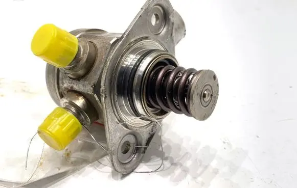 Ford Transit Courier Fuel injection high pressure pump J1BG9D376AA