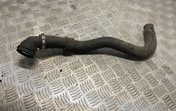 Coolant pipe/hose