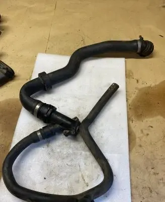 BMW 5 E39 Engine coolant pipe/hose 11122247744