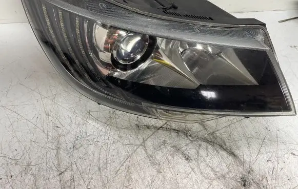 Skoda Superb B6 (3T) Headlight/headlamp