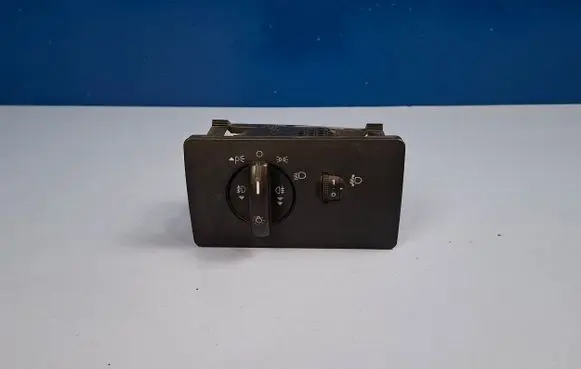 Ford Mondeo Mk III Light switch 1S7T13A024BB