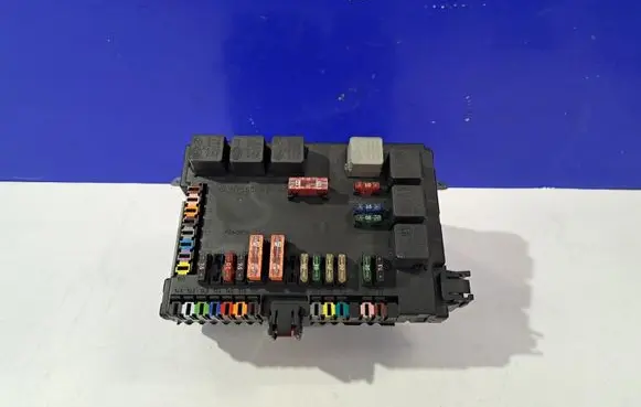Mercedes-Benz S W221 Fuse module A2215403550 A2215450801