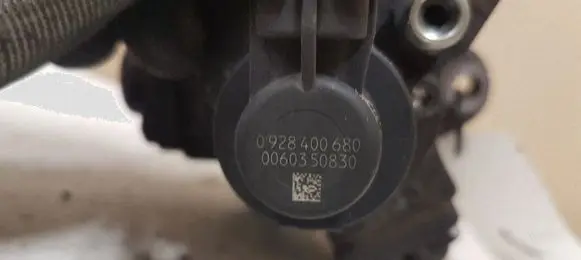 Opel Astra J Fuel injection high pressure pump 0445010193 55571005 0928400680