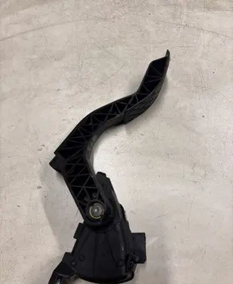 Volkswagen PASSAT B5.5 Accelerator throttle pedal 6PV00837603 8D1721523F