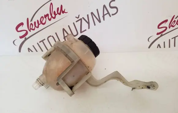 Mercedes-Benz S W222 Coolant expansion tank/reservoir A2225000549
