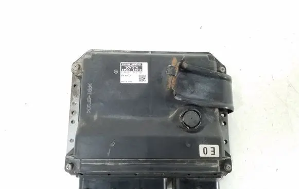 Toyota RAV 4 (XA30) Engine control unit/module 89661-42C10