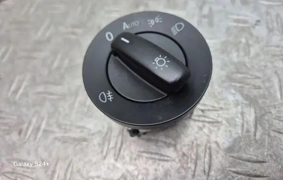 Volkswagen Golf VI Light switch 1K0941431BK