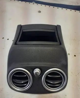 Mercedes-Benz C W205 Center console A2058300501 516464