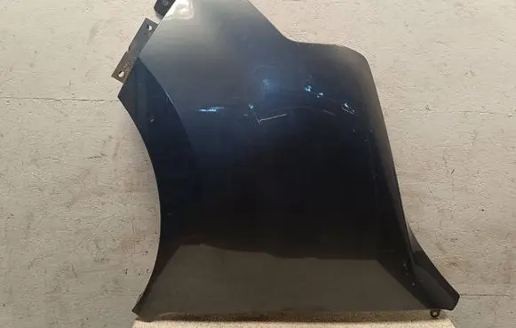 Nissan NV400 Fender