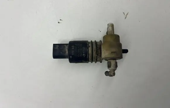 Volkswagen Caddy Windscreen/windshield washer pump 1T0955651A