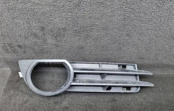 Audi A3 S3 A3 Sportback 8P Front fog light trim/grill 8P4807682B