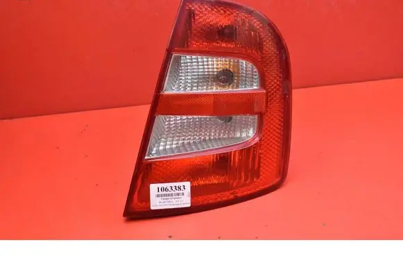 Skoda Fabia Mk1 (6Y) Rear/tail lights 6Y6945112B