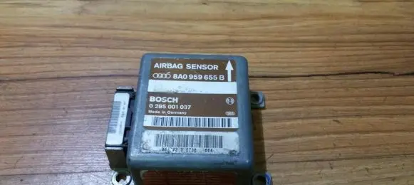 Audi A4 S4 B5 8D Airbag control unit/module 8a0959655b 0285001037