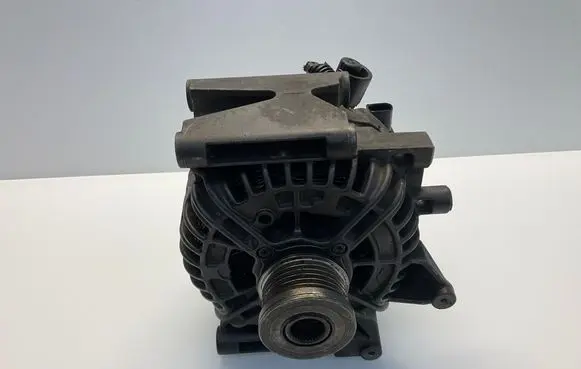 Mercedes-Benz E W211 Generator/alternator A0131540002 0124625014 0131540002