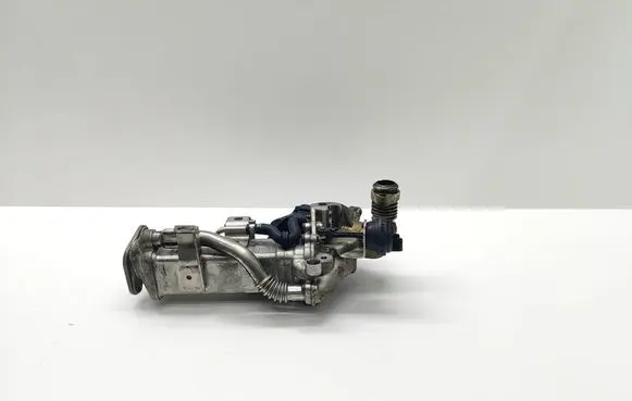 BMW 5 F10 F11 EGR valve cooler 7810871 781087108 11717810871