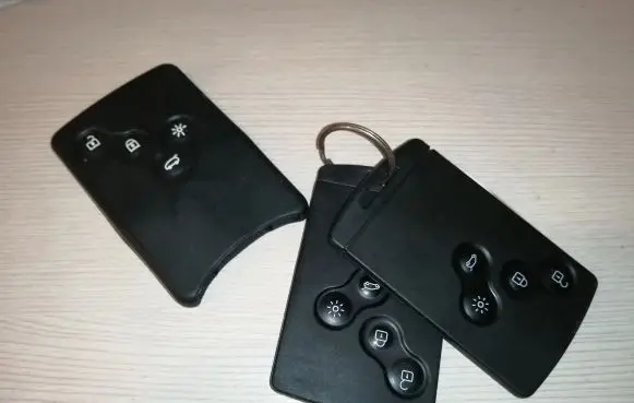 Renault Megane III Ignition key/card 