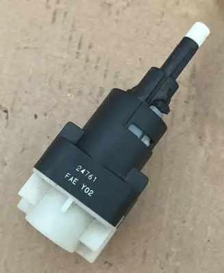 Volkswagen PASSAT B5.5 Brake pedal sensor switch 24761 FAE3Y02