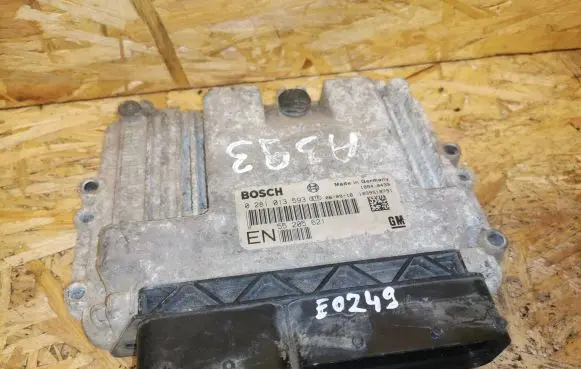 Opel Zafira B Engine control unit/module 55205621 1039S18791 0281013593