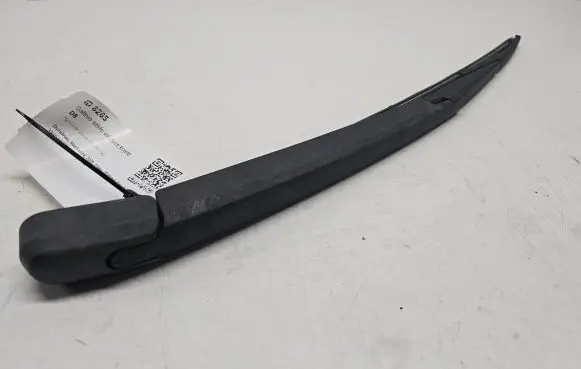 Hyundai Santa Fe Rear wiper blade arm