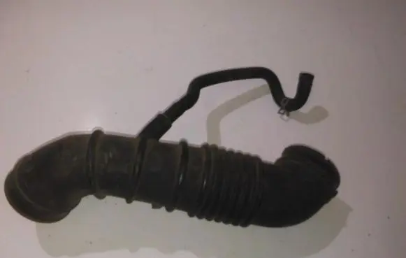 Mazda 323 Air intake hose/pipe bp0113221