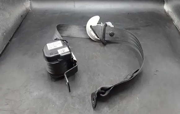 KIA Sportage Rear seatbelt 898203U200ED