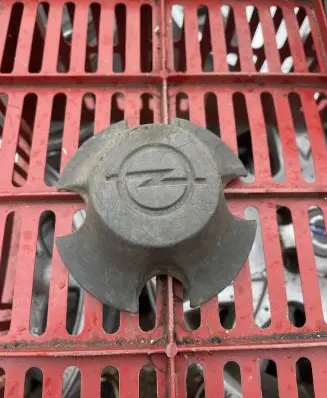 Opel Corsa A Original wheel cap 90124398 2512689