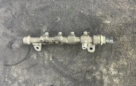 Fuel main line pipe