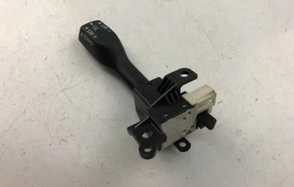 Toyota Auris 150 Cruise control switch 18A174